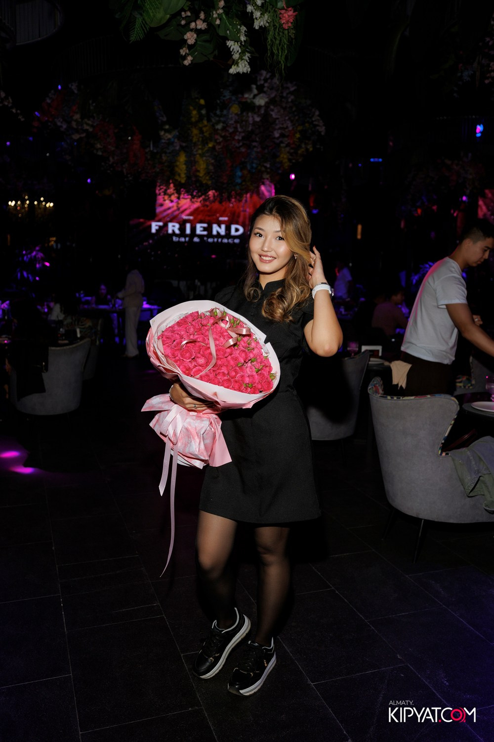 FRIENDS BAR & TERRACE. КИПЯТКОМ АЛМАТЫ! Фотосъемка мероприятий в Алматы