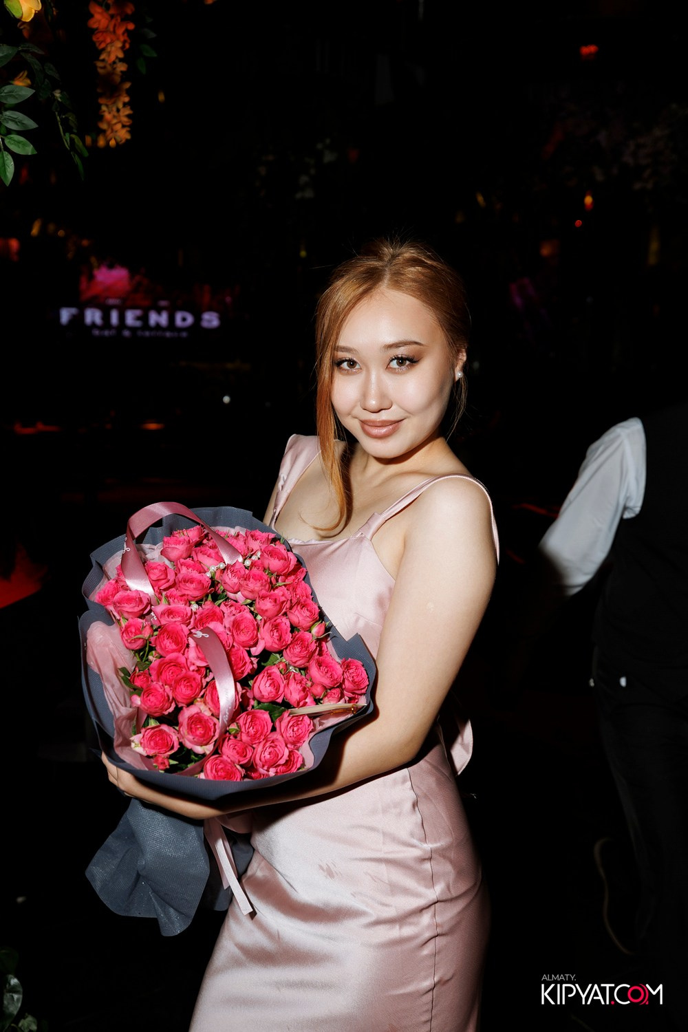 FRIENDS BAR & TERRACE. КИПЯТКОМ АЛМАТЫ! Фотосъемка мероприятий в Алматы