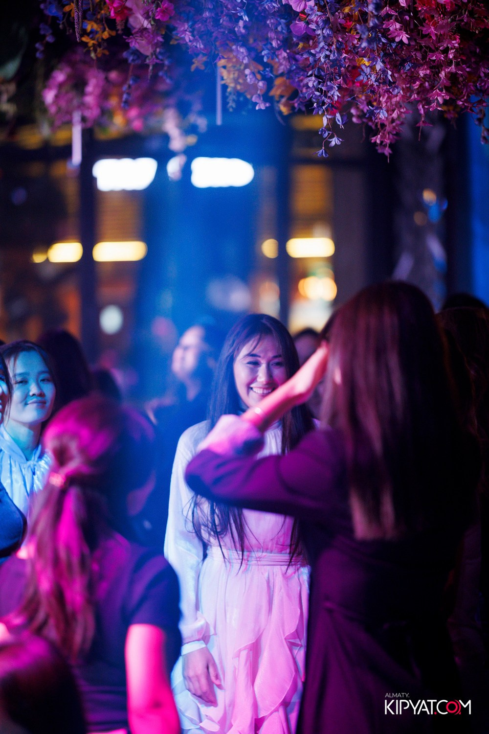 FRIENDS BAR & TERRACE. КИПЯТКОМ АЛМАТЫ! Фотосъемка мероприятий в Алматы