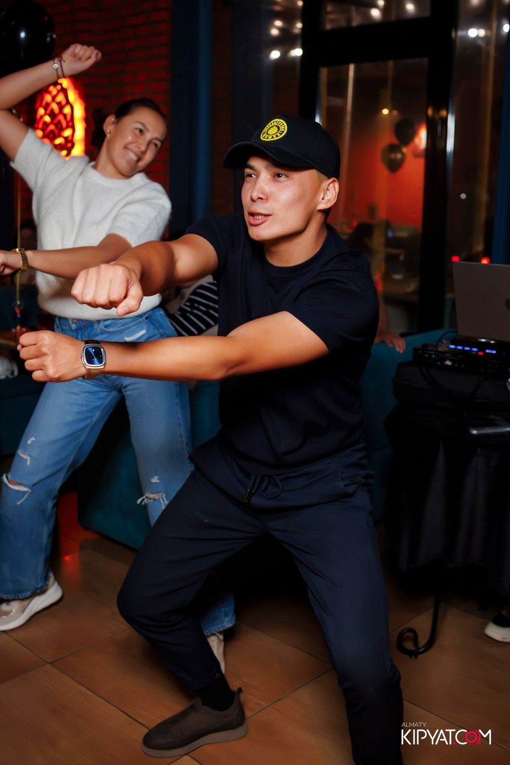 ДЕНЬ РОЖДЕНИЯ — 11 ЛЕТ ШИШКА LOUNGE НА ЖИБЕК ЖОЛЫ. КИПЯТКОМ АЛМАТЫ! Фотосъемка мероприятий в Алматы