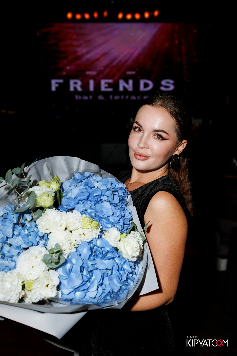 FRIENDS BAR & TERRACE. КИПЯТКОМ АЛМАТЫ! Фотосъемка мероприятий в Алматы