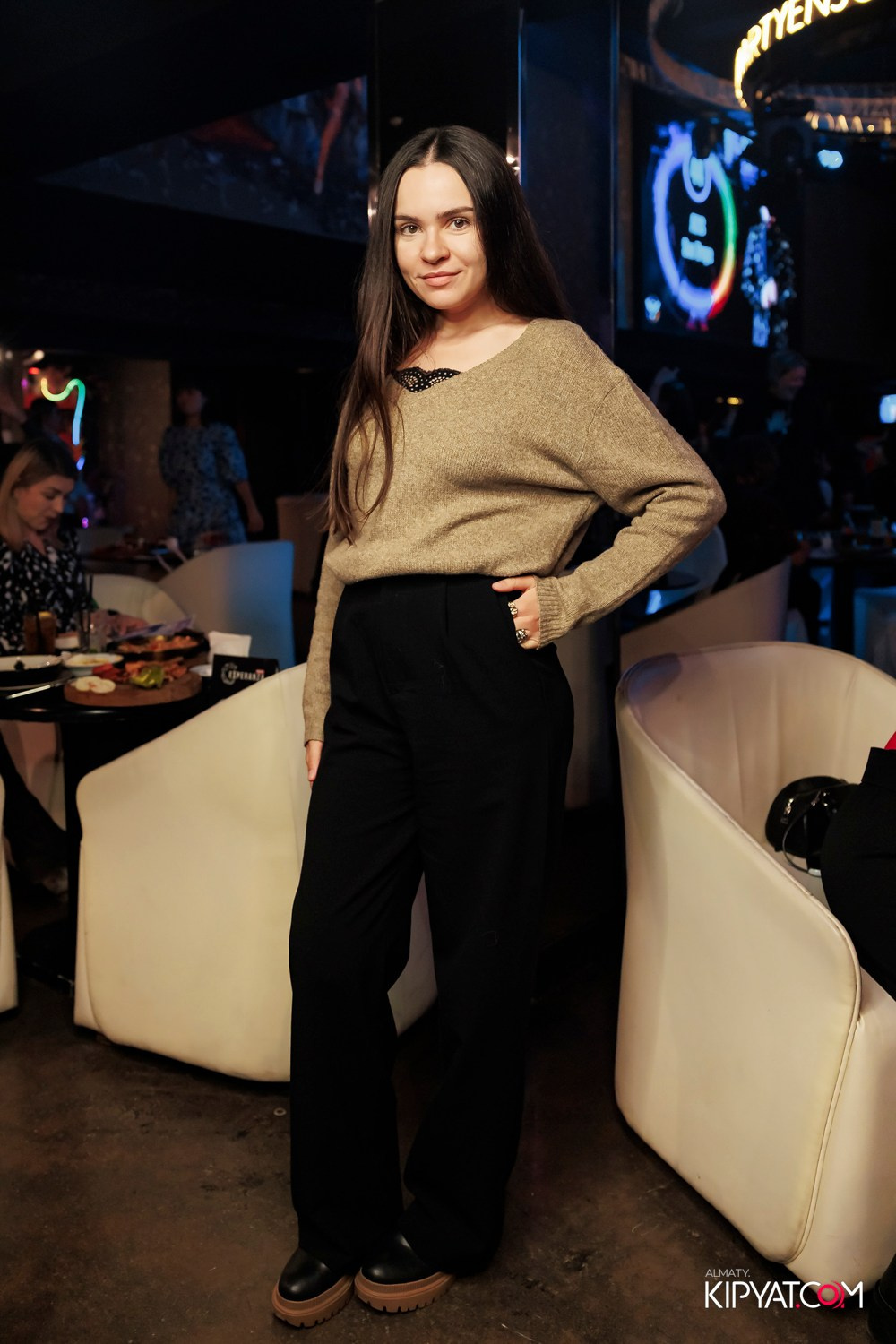 МУЗЫКАЛЬНОЕ ЛОТО В HIT RETRO. КИПЯТКОМ АЛМАТЫ! Фотосъемка мероприятий в Алматы