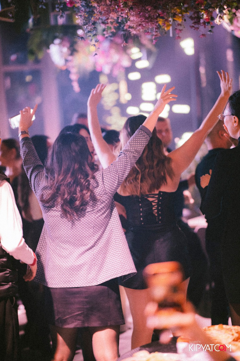 FRIENDS BAR & TERRACE. КИПЯТКОМ АЛМАТЫ! Фотосъемка мероприятий в Алматы