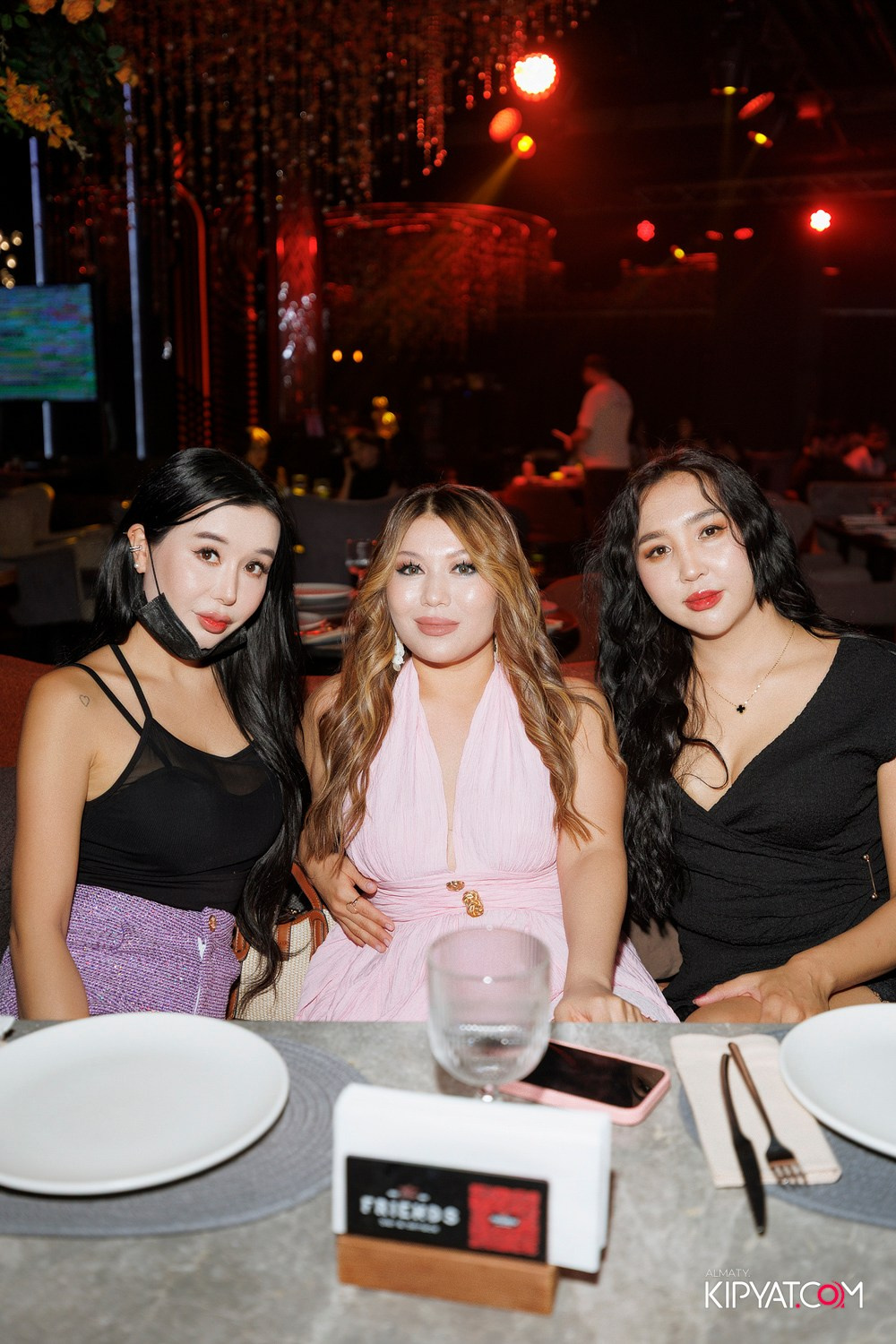 FRIENDS BAR & TERRACE. КИПЯТКОМ АЛМАТЫ! Фотосъемка мероприятий в Алматы