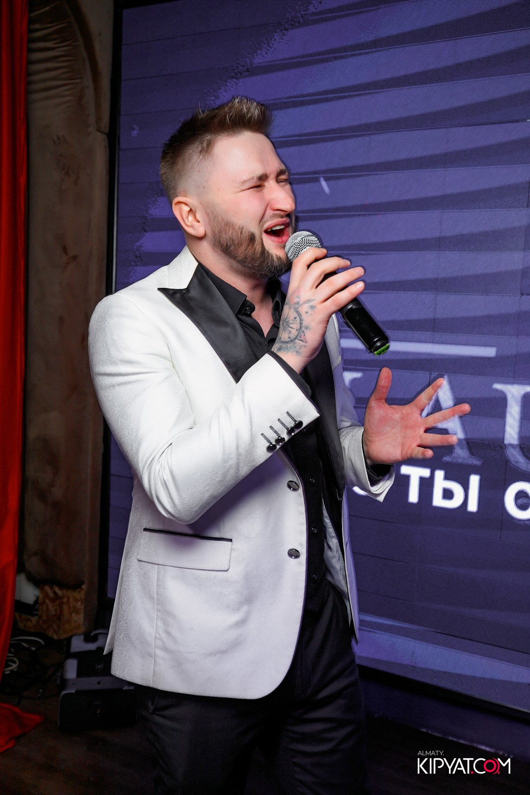 LAUREATE GRAND CAFE. КИПЯТКОМ АЛМАТЫ!