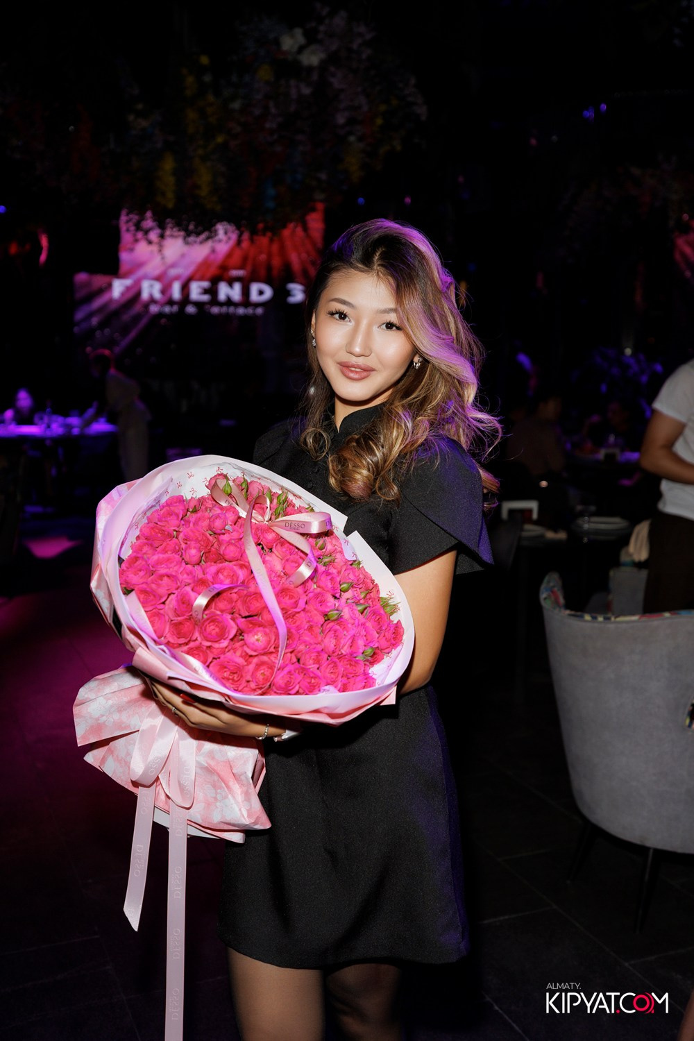 FRIENDS BAR & TERRACE. КИПЯТКОМ АЛМАТЫ! Фотосъемка мероприятий в Алматы