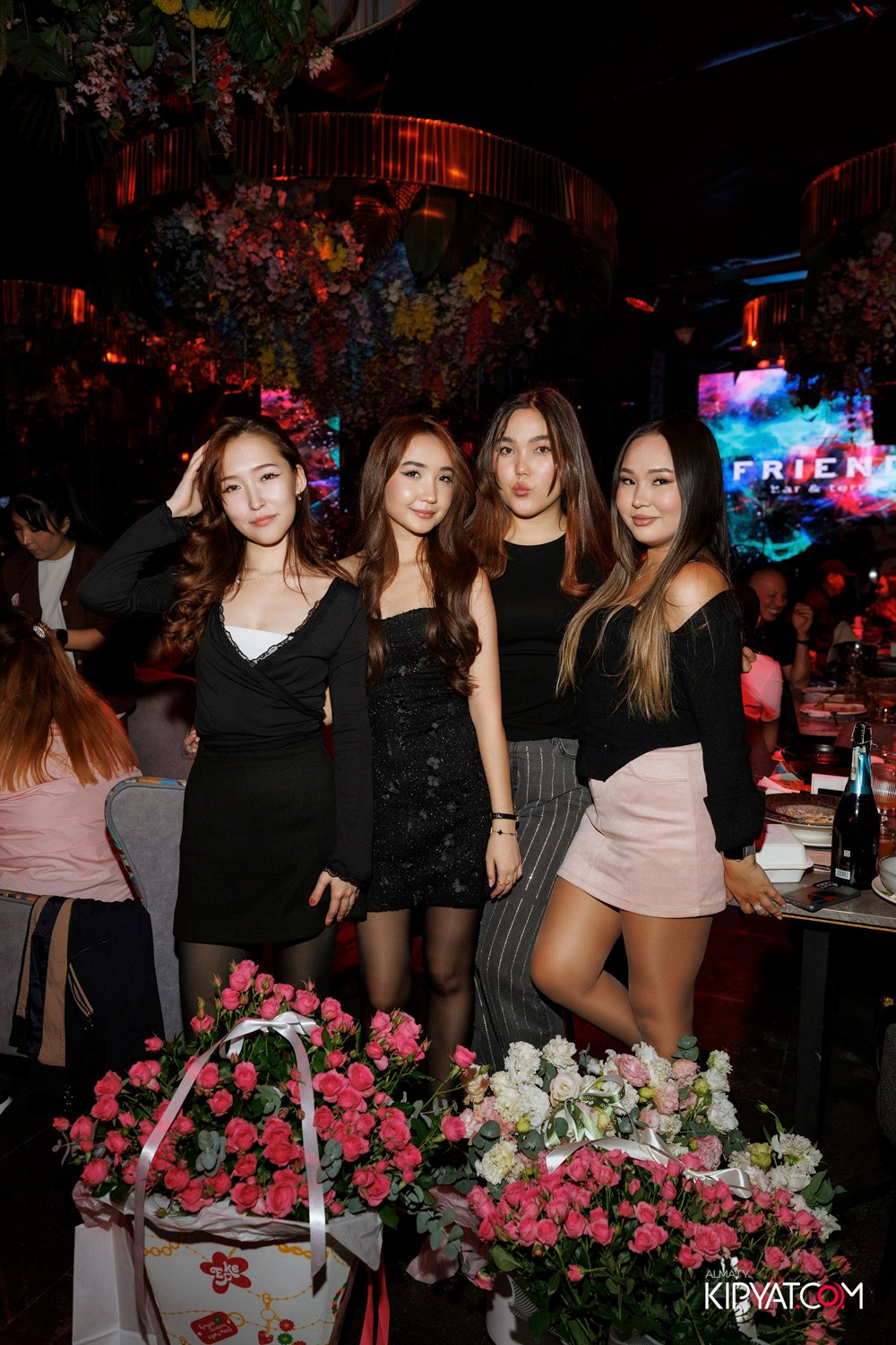 FRIENDS BAR & TERRACE. КИПЯТКОМ АЛМАТЫ! Фотосъемка мероприятий в Алматы
