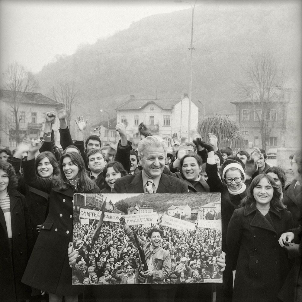 архивная чёрно-белая фотография Евгения Халдея с военными сценами