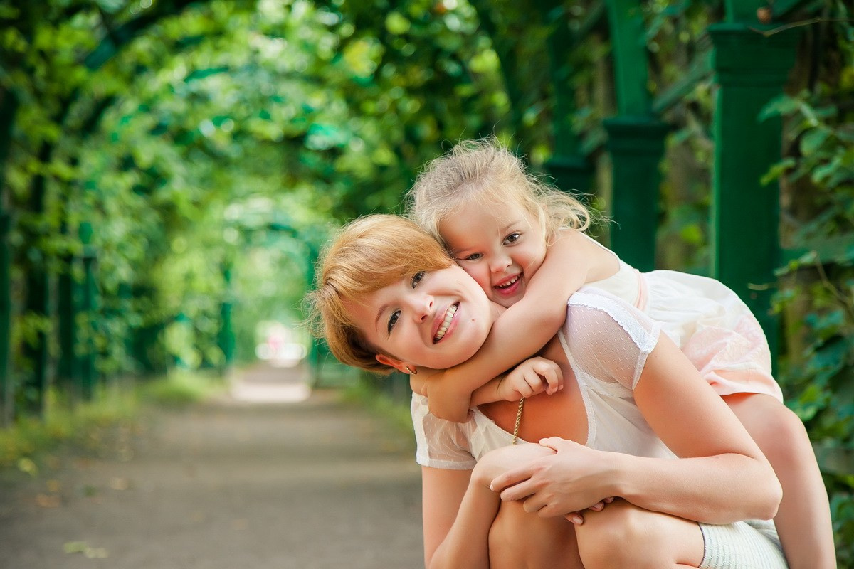 Семейная фотосессия в Петергофе. Фотограф крещение венчание в Петербурге! Помогает подобрать храм и посоветовал душевного батюшку в СПб