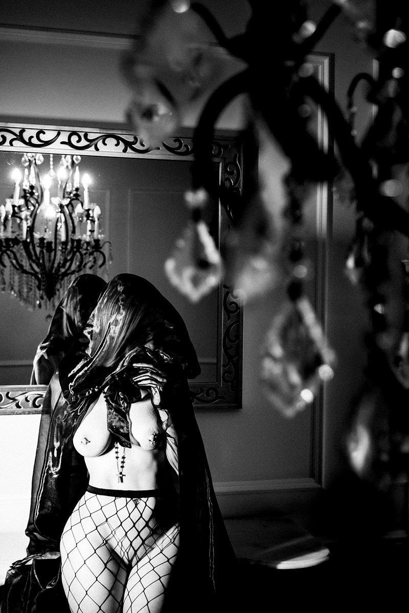 X. Эротико-драматический фотограф Маруся Скоробогатова