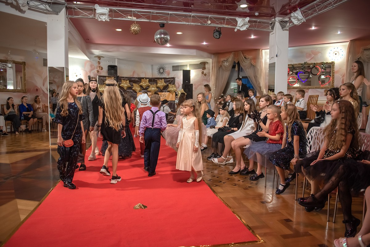 HAPPYkids дефиле санаторий Октябрьский. Семейный и коммерческий фотограф в Сочи Александр Бодунов