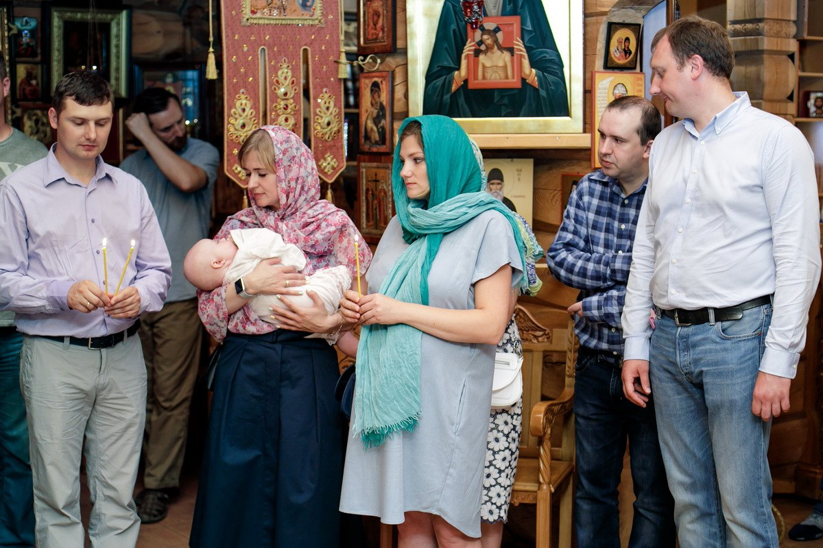 Крещение Храм всех Русских святых. п.Сосново. Фотограф на крещение в Санкт Петербурге