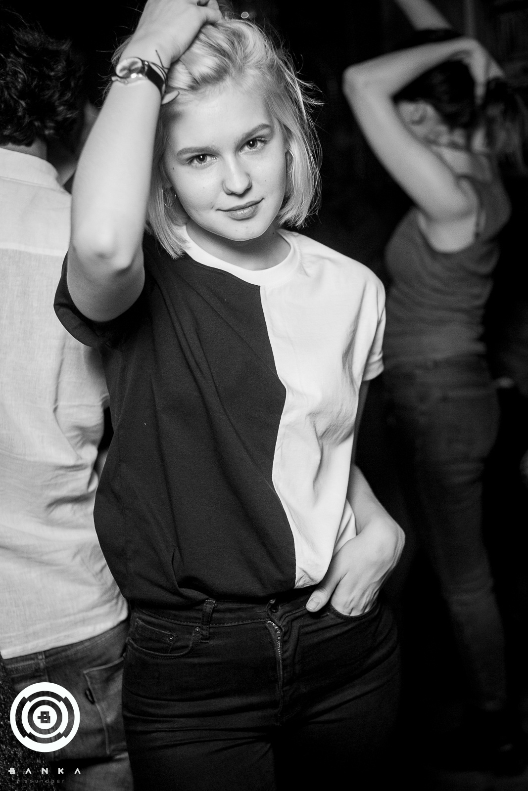 Вечеринки в ночных клубах. Свободный фотограф