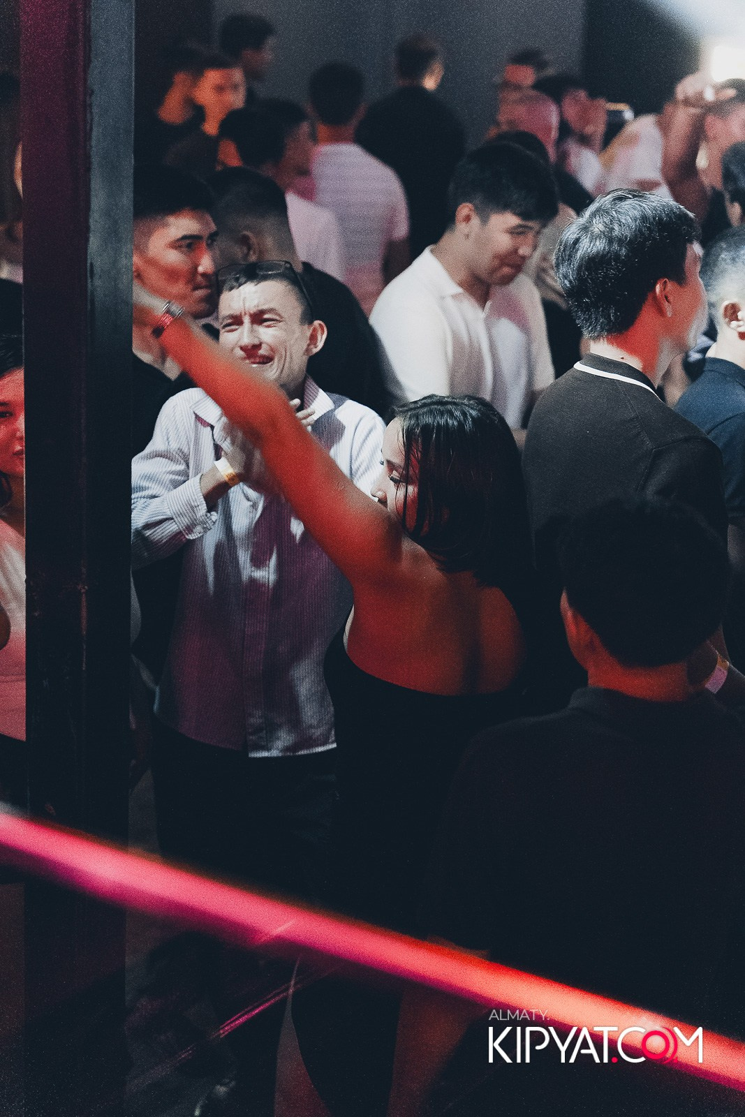 UYAT EMES BAR. КИПЯТКОМ АЛМАТЫ!