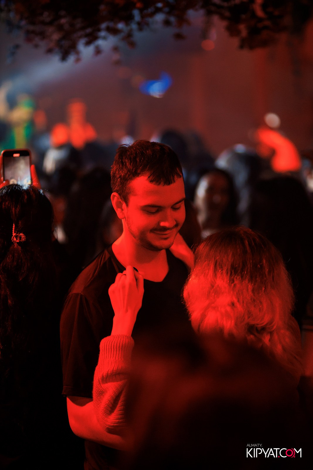 FRIENDS BAR & TERRACE. КИПЯТКОМ АЛМАТЫ!