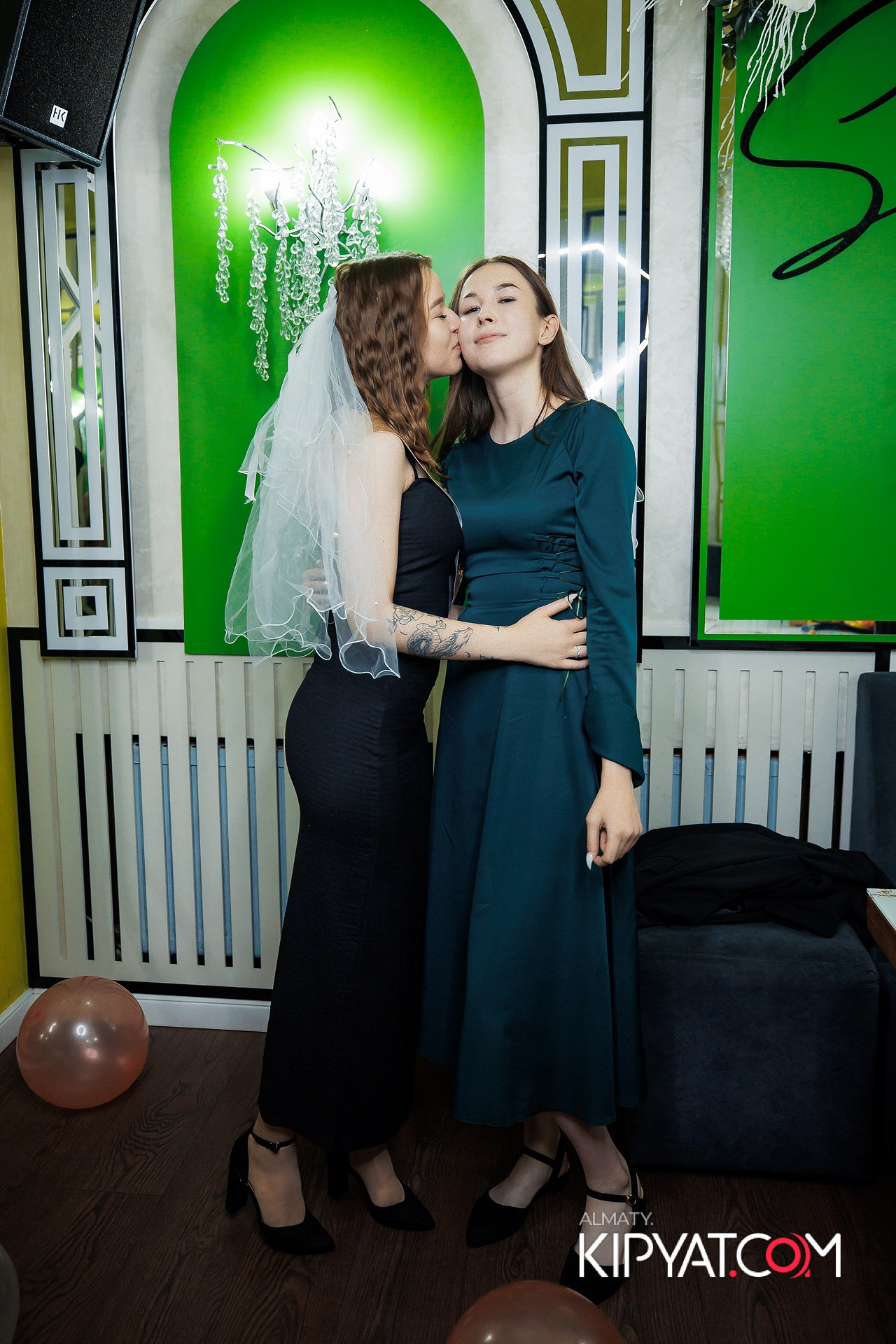 Ухо и Медведь на Гагарина. КИПЯТКОМ АЛМАТЫ!