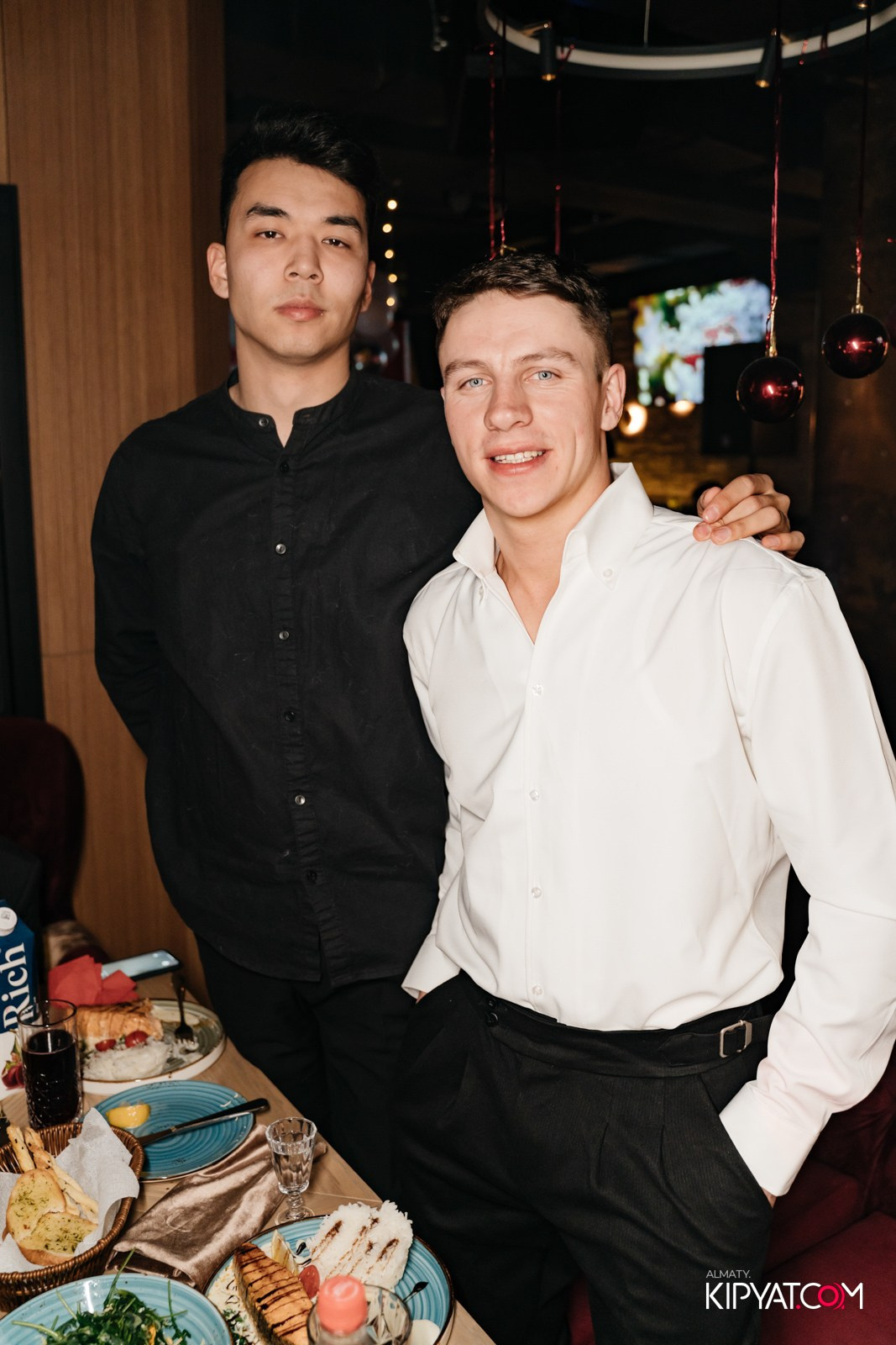 SPACE LOUNGE BAR. КИПЯТКОМ АЛМАТЫ!