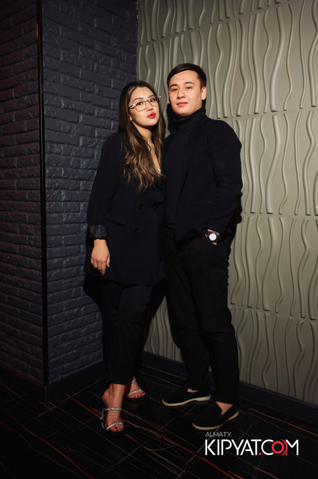 ПАНАЕХАЛИ БАР НА ТОЛЕ БИ. КИПЯТКОМ АЛМАТЫ!