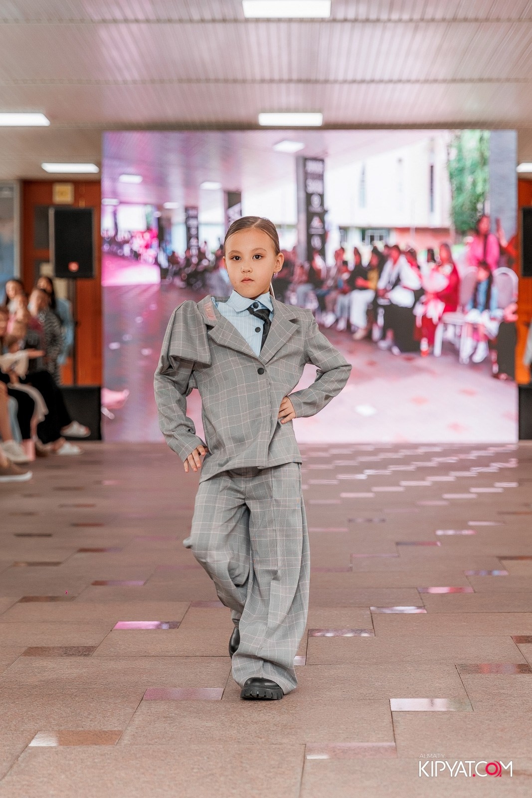 JUNIOR FASHION SHOW. КИПЯТКОМ АЛМАТЫ!