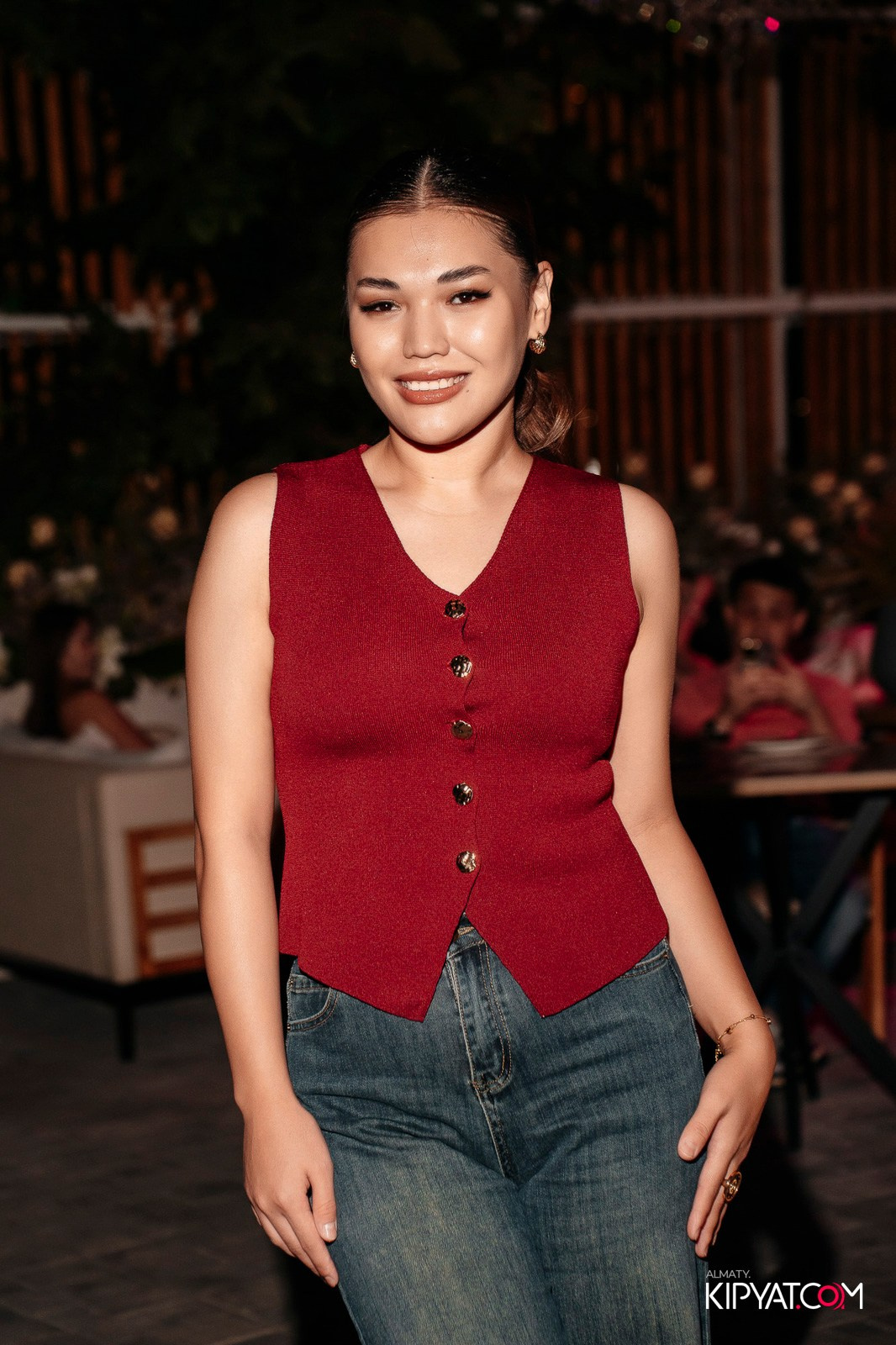 FRIENDS BAR & TERRACE. КИПЯТКОМ АЛМАТЫ!