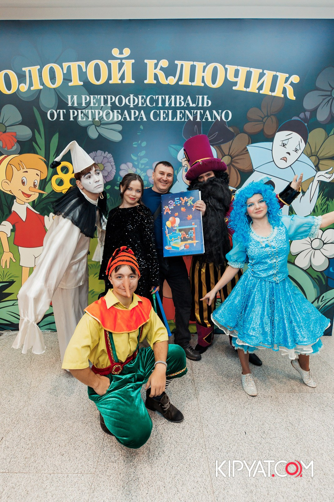 ЗОЛОТОЙ КЛЮЧИК И РЕТРОФЕСТИВАЛЬ ОТ РЕСТОБАРА CELENTANO. КИПЯТКОМ АЛМАТЫ!