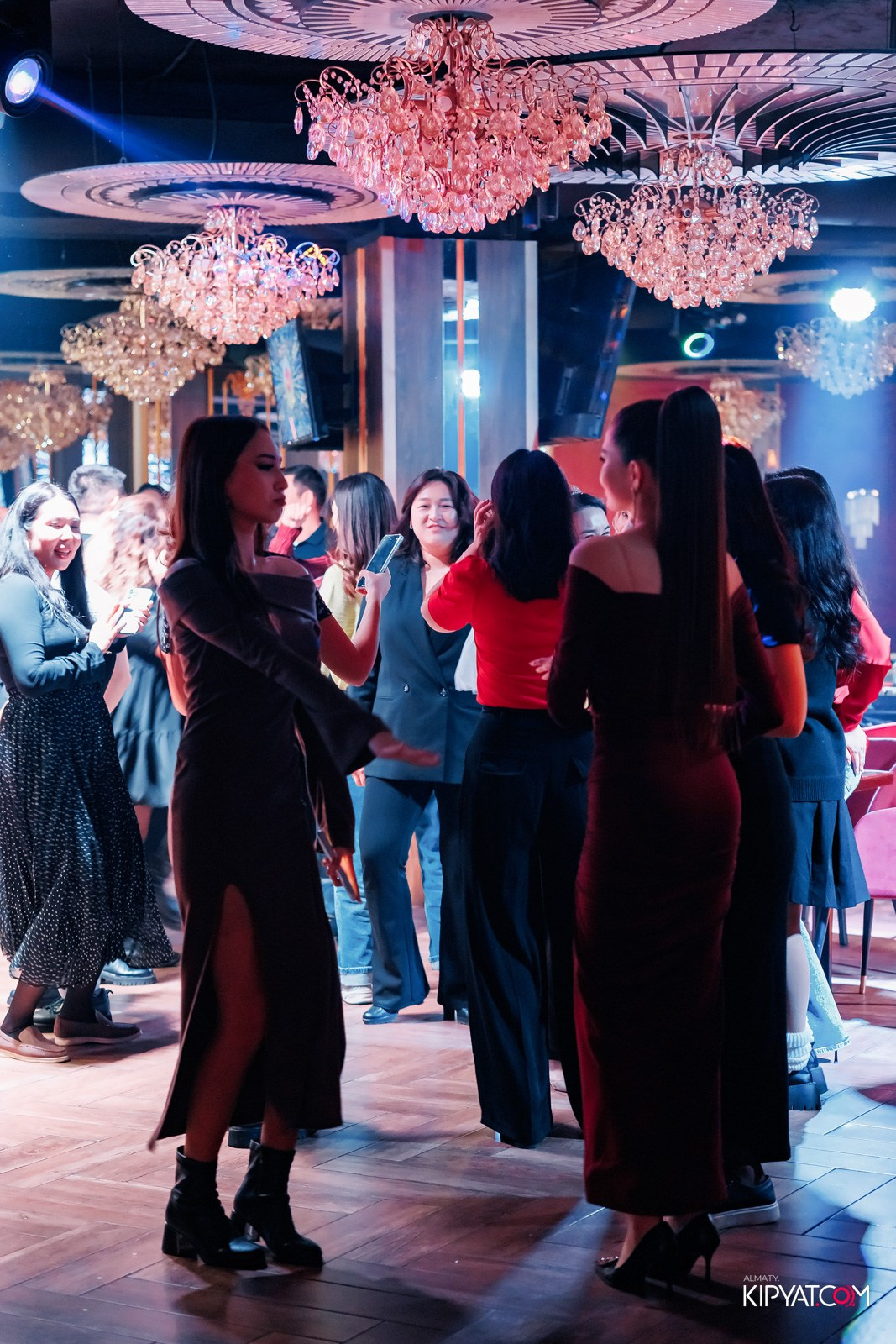 ЗАЯ, НА БИС. КИПЯТКОМ АЛМАТЫ!