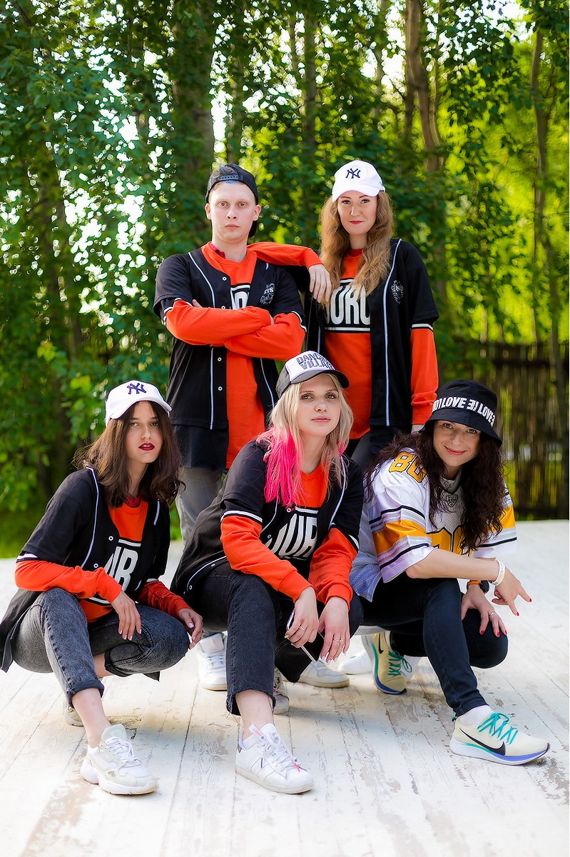 Фотосъемка корпоратива Major на берегу строгинской поймы. Репортажный фотограф Борис Геер