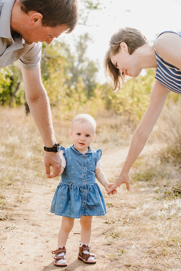 Бумажный кораблик и тёплый берег реки. Свадебный и семейный фотограф в Стерлитамаке, Салавате. Илья Антохин