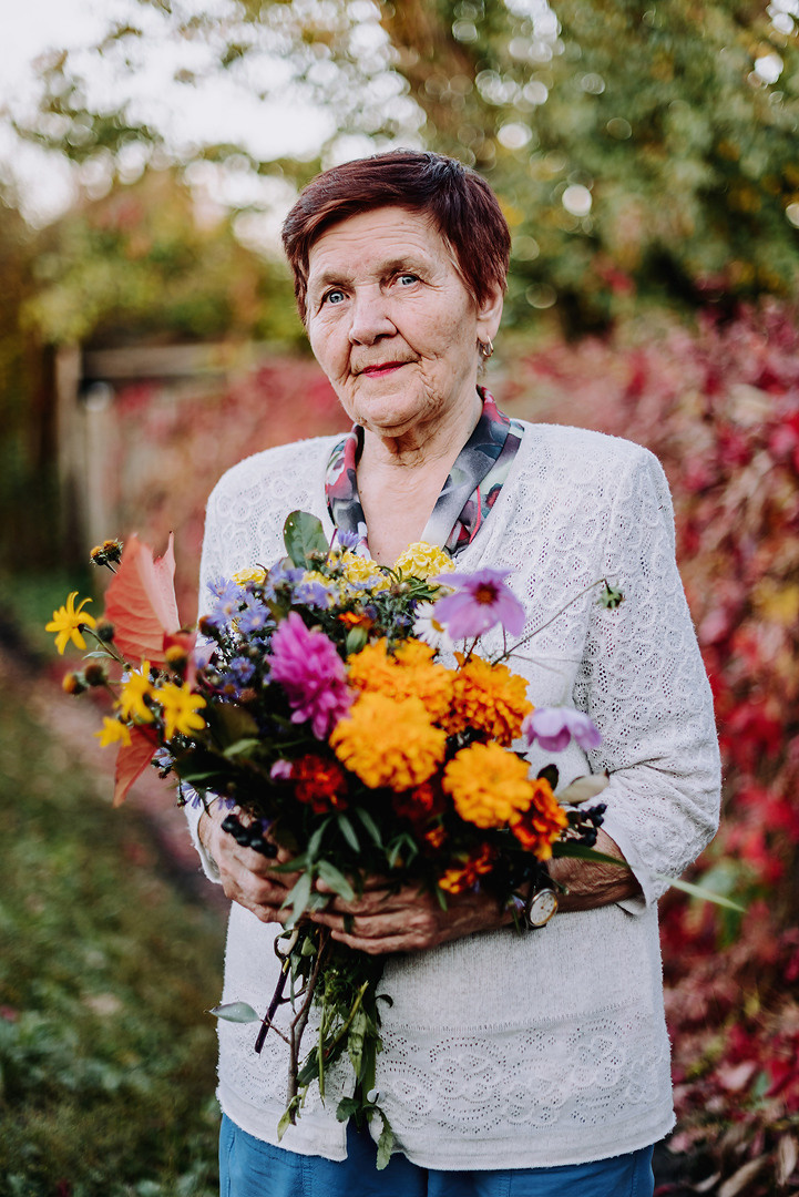 Сентябрьским вечером на огороде. Свадебный и семейный фотограф в Стерлитамаке, Салавате. Илья Антохин