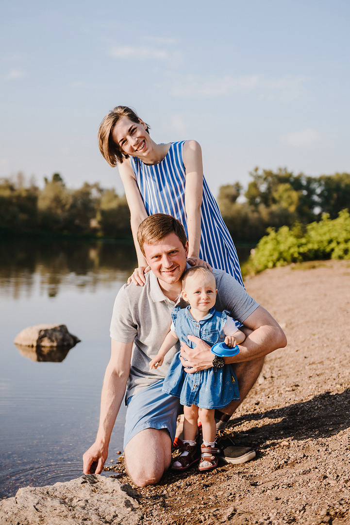 Бумажный кораблик и тёплый берег реки. Свадебный и семейный фотограф в Стерлитамаке, Салавате. Илья Антохин