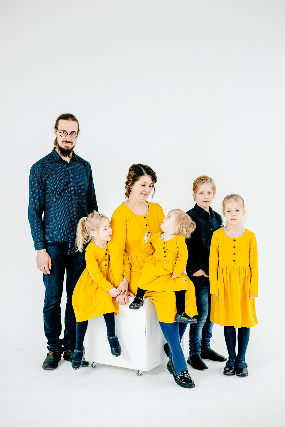 Семейная фотосессия в студии