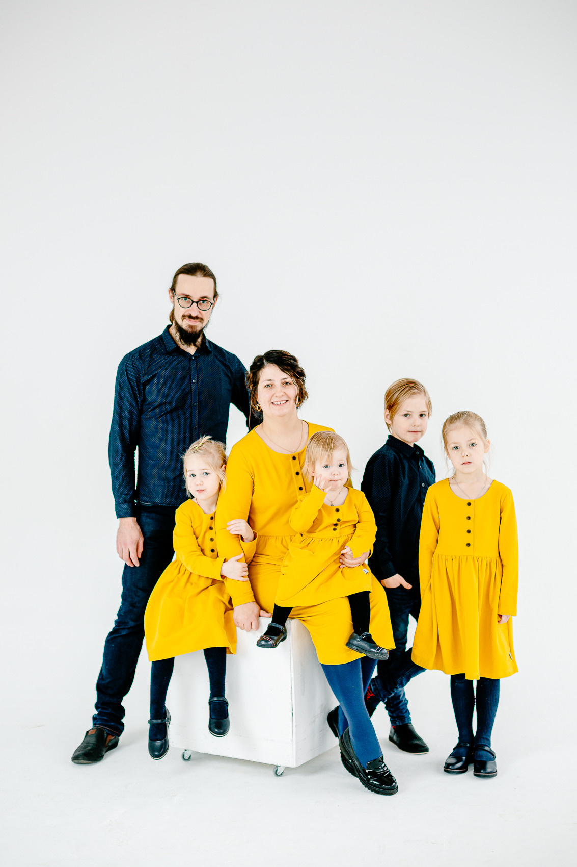 Семейная фотосессия в студии