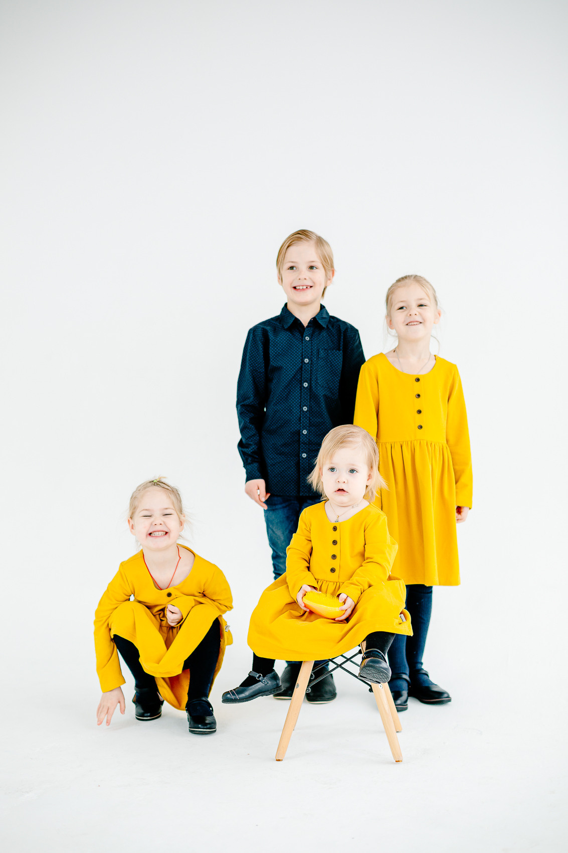 Семейная фотосессия в студии