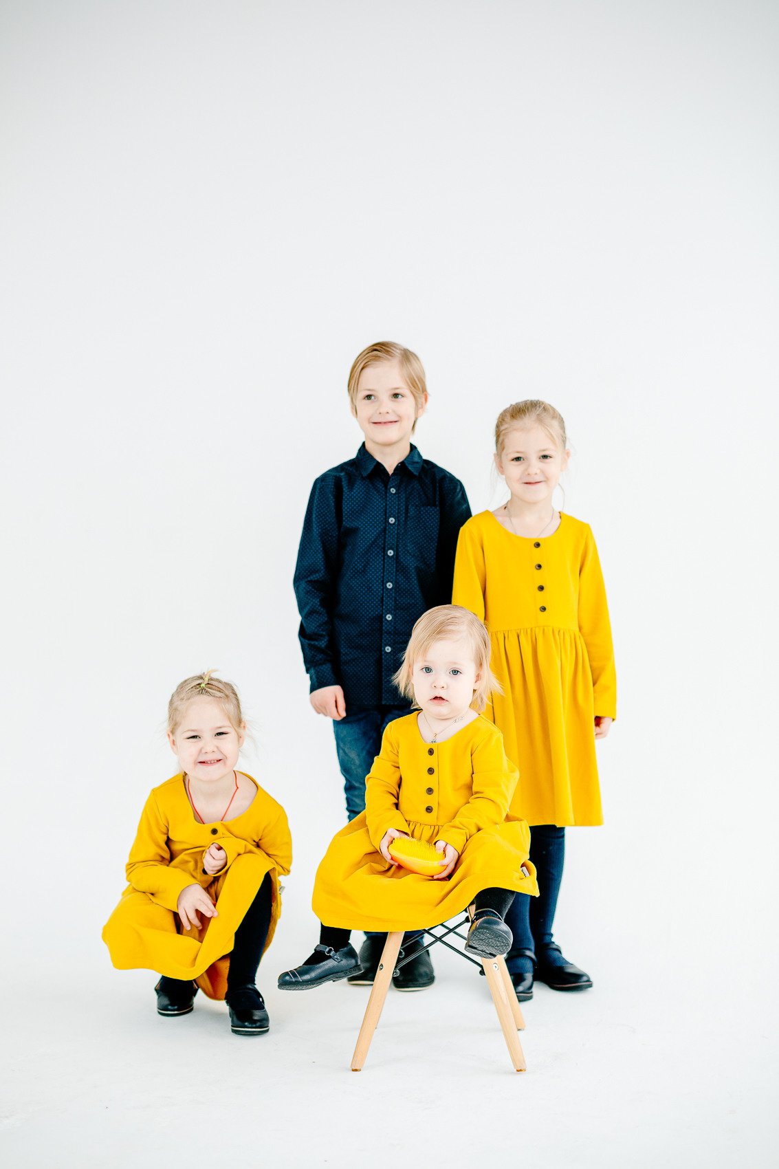 Семейная фотосессия в студии