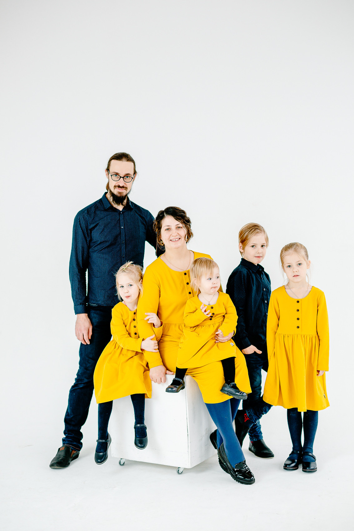 Семейная фотосессия в студии