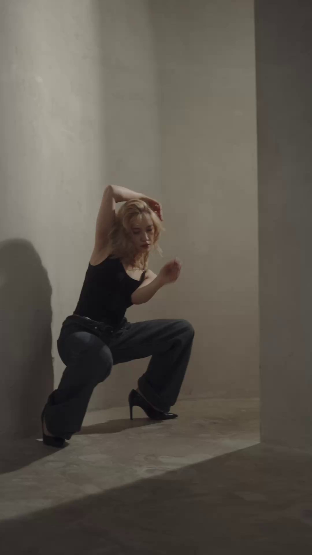 Portrait photo shoot with Alena at the Svet studio, Kazan — Anton Avanzato