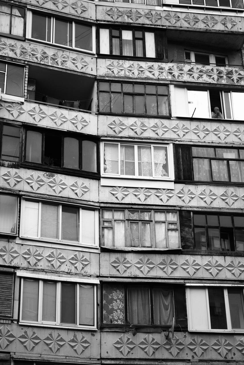 Уличная съемка — Иван. Портретный фотограф в Орле. Готовые фото за 3 дня! Помощь в позировании. Советы по организации