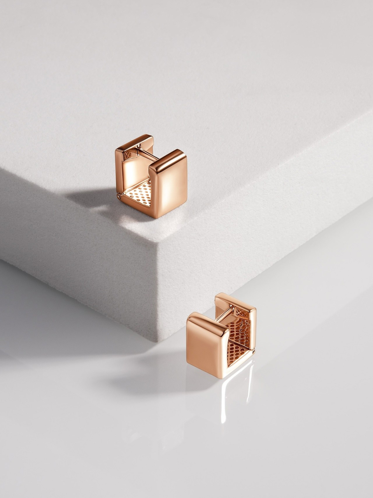 Фотограф ювелирных изделий в Кирове. Предметный фотограф Киров. Съемка для маркетплейсов