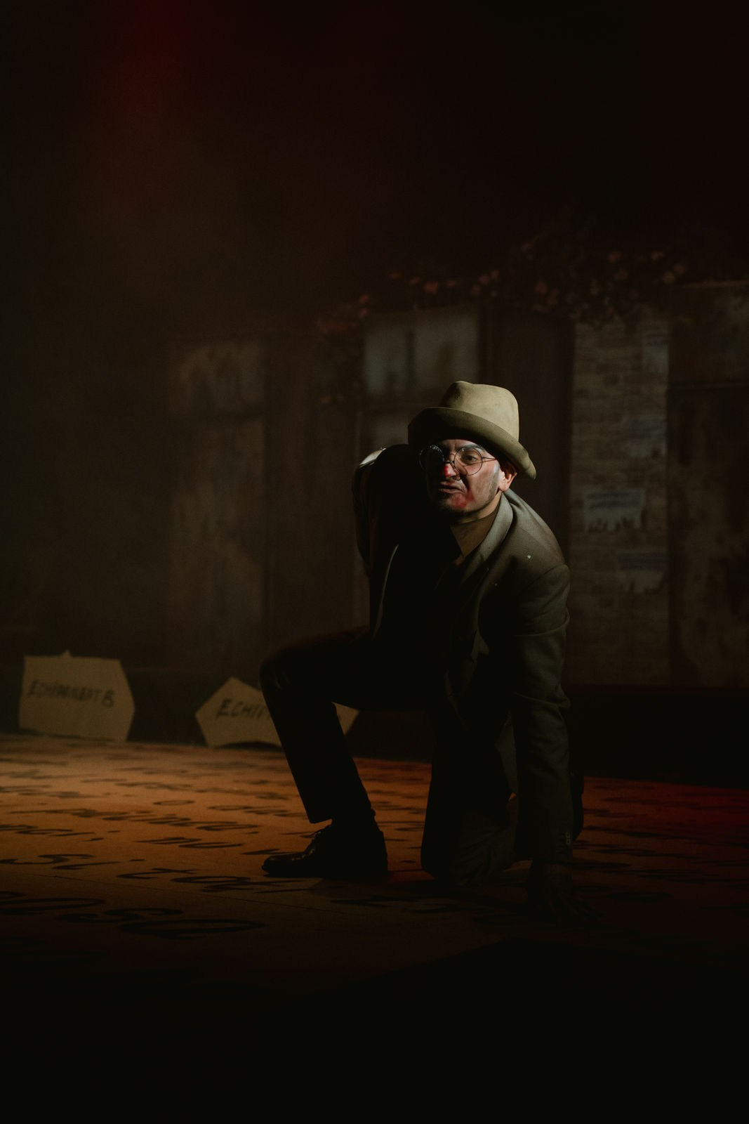 «Трехгрошовая опера». Режиссёр Даниил Филиппович