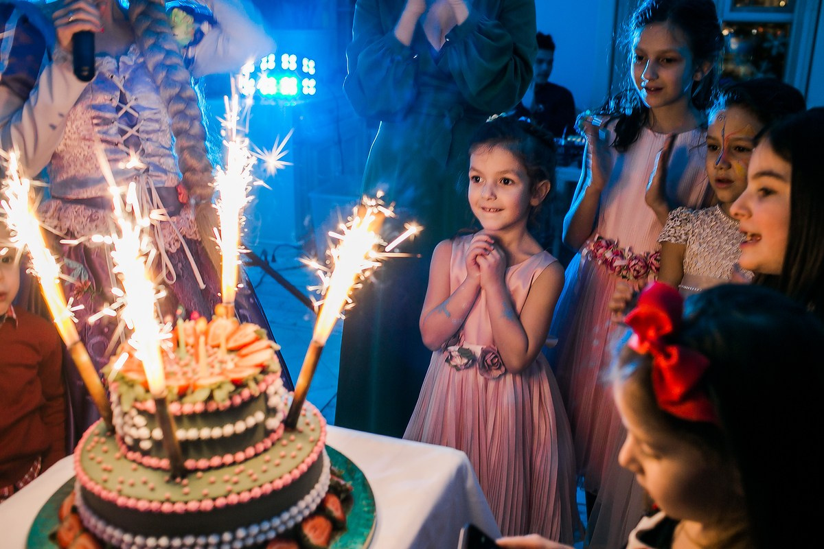 Фотосъемка детского Дня рождения Элизы. Репортажный фотограф Борис Геер