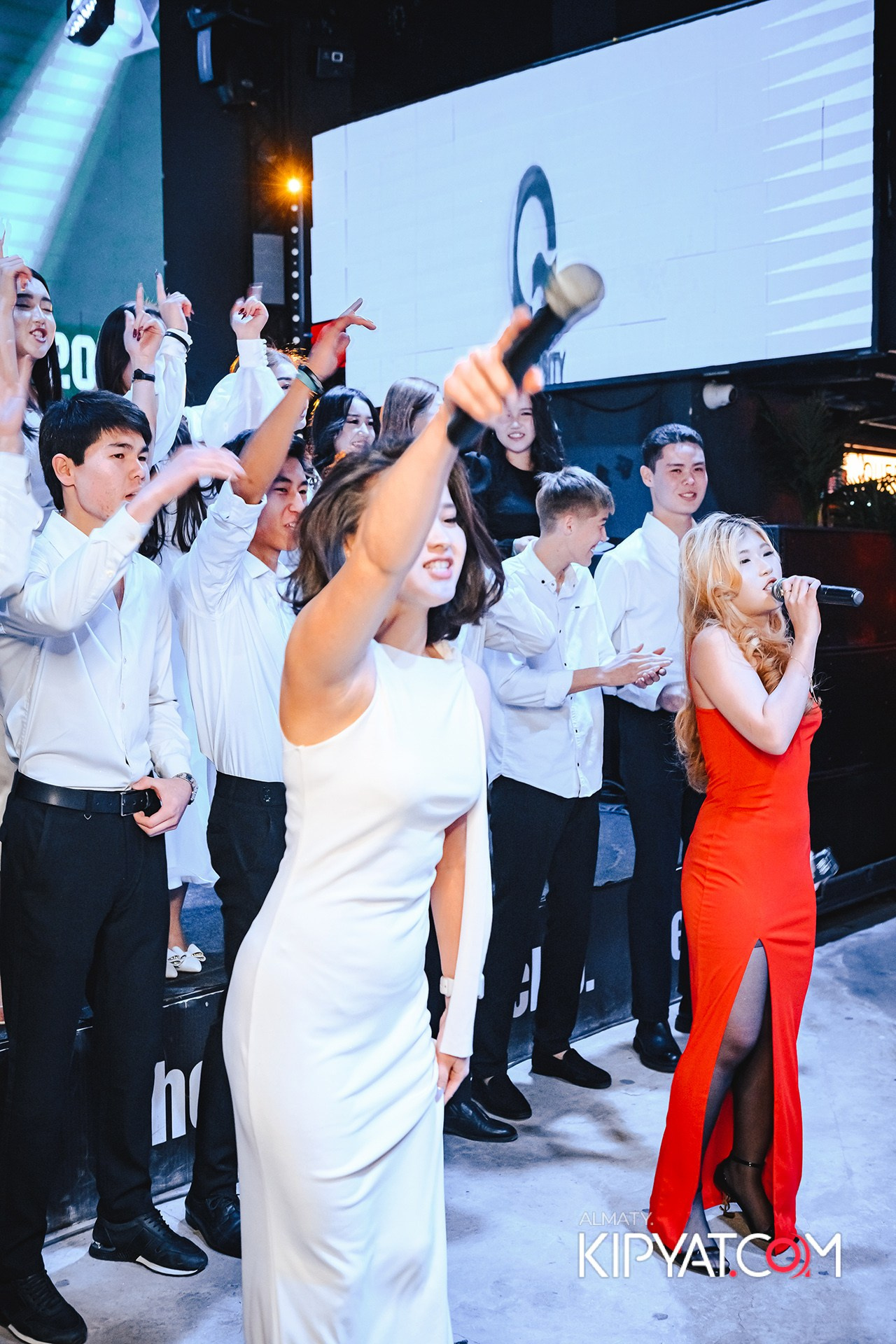 ПОСВЯЩЕНИЕ В СТУДЕНТЫ ''Q'' UNIVERSITY. КИПЯТКОМ АЛМАТЫ!