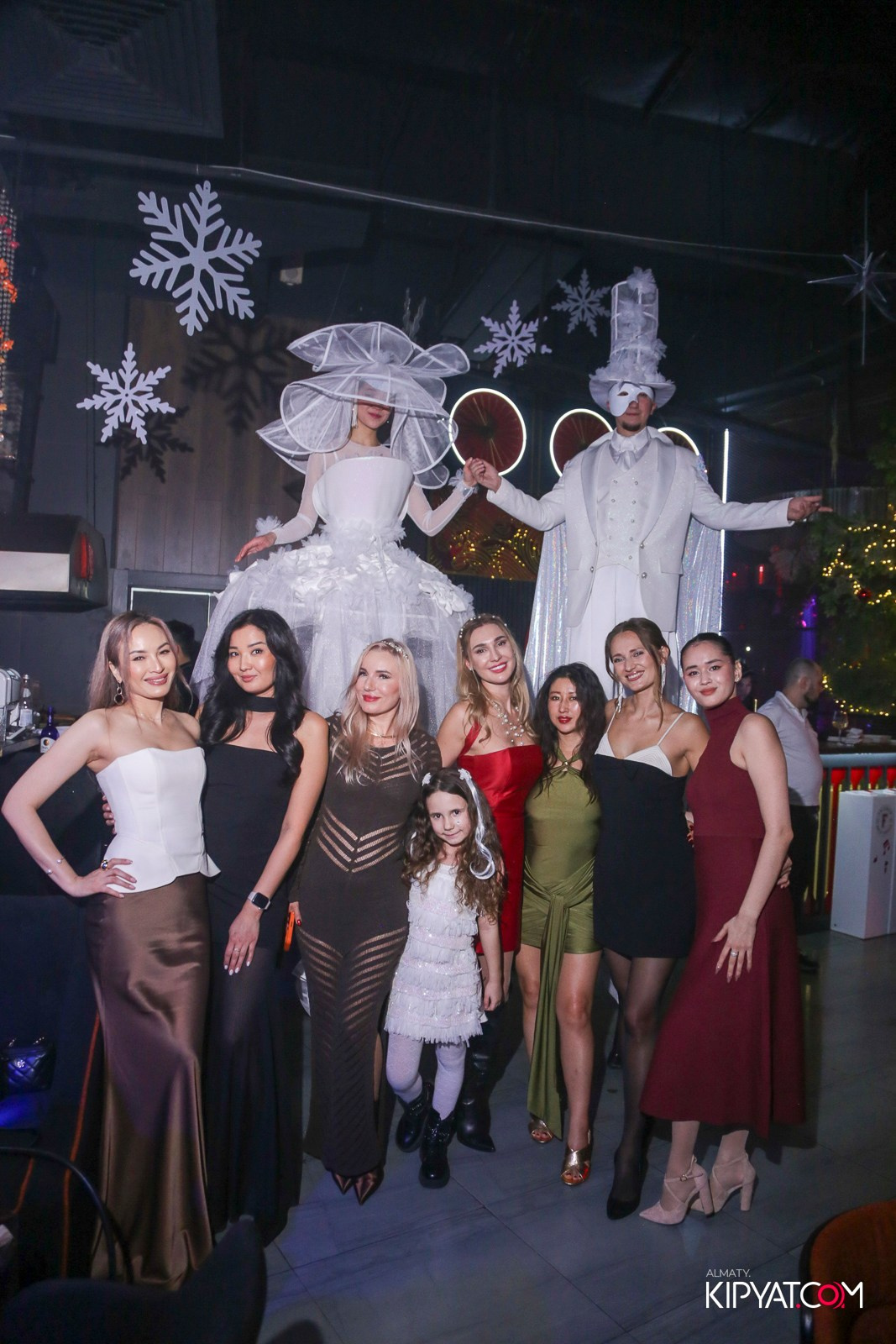 FRIENDS BAR & TERRACE. КИПЯТКОМ АЛМАТЫ! Фотосъемка мероприятий в Алматы