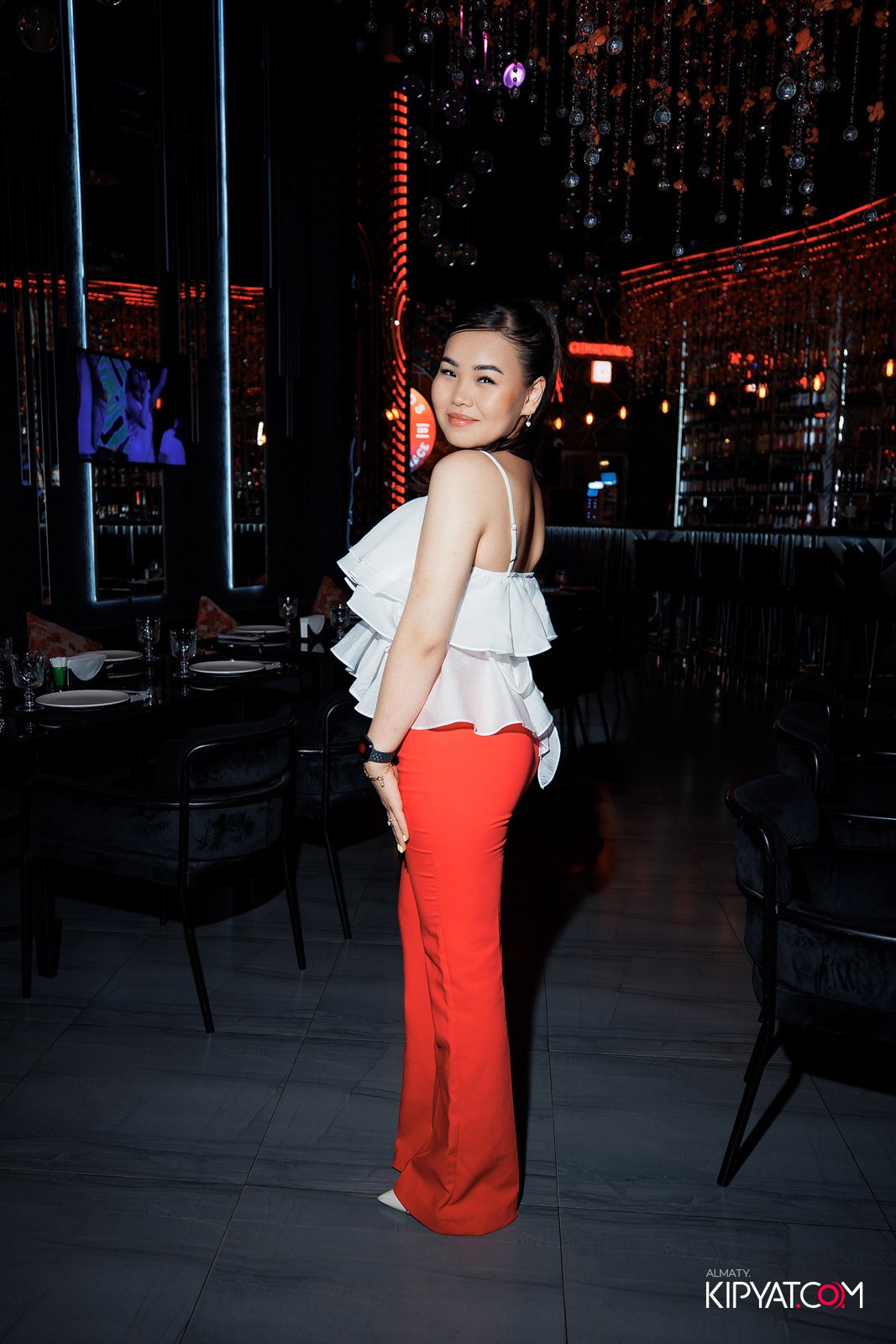 FRIENDS BAR & TERRACE. КИПЯТКОМ АЛМАТЫ!