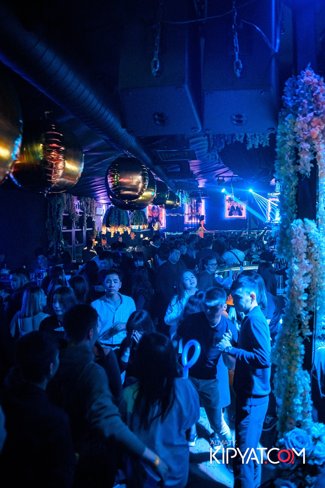 UYAT EMES BAR. КИПЯТКОМ АЛМАТЫ!