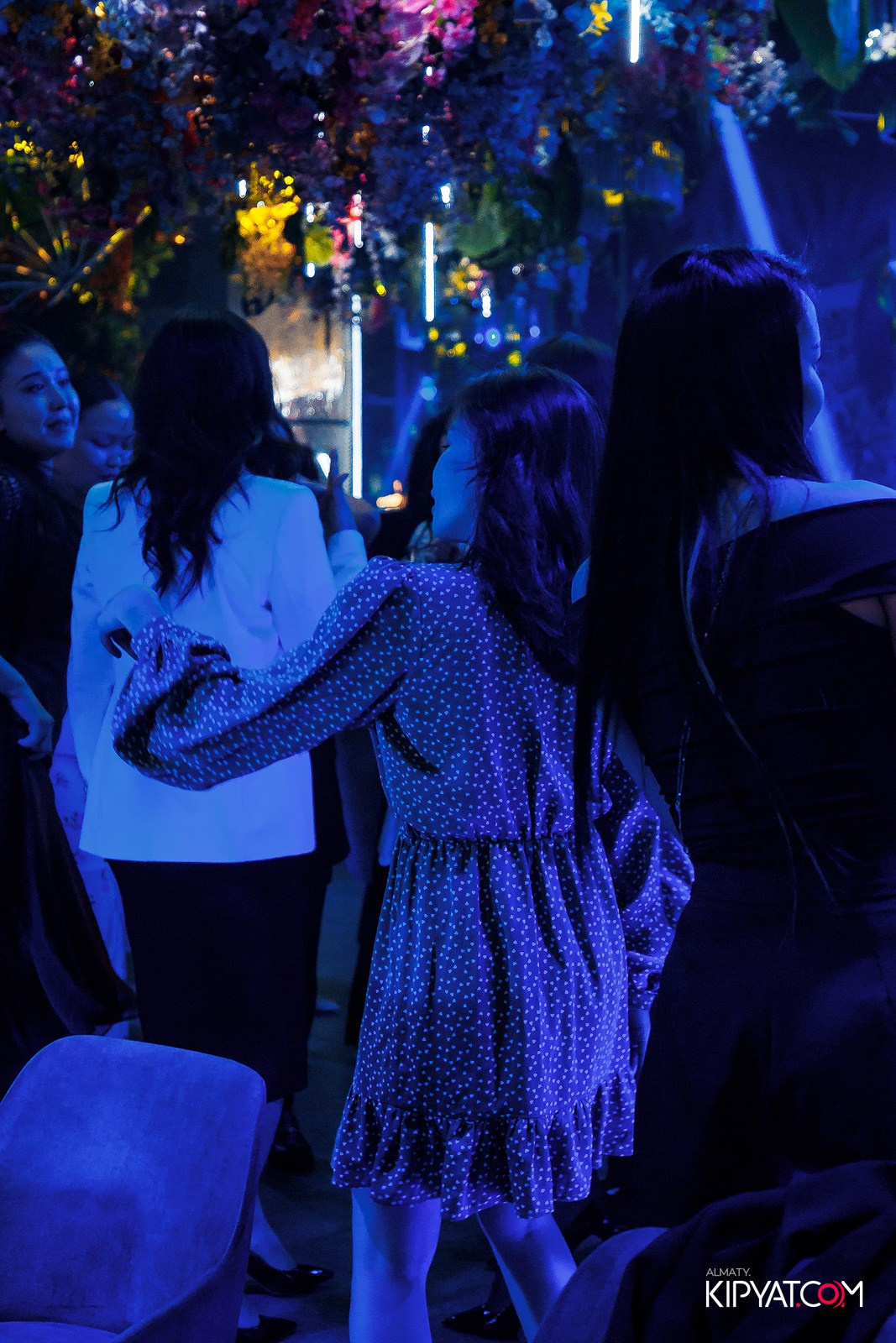 FRIENDS BAR & TERRACE. КИПЯТКОМ АЛМАТЫ!