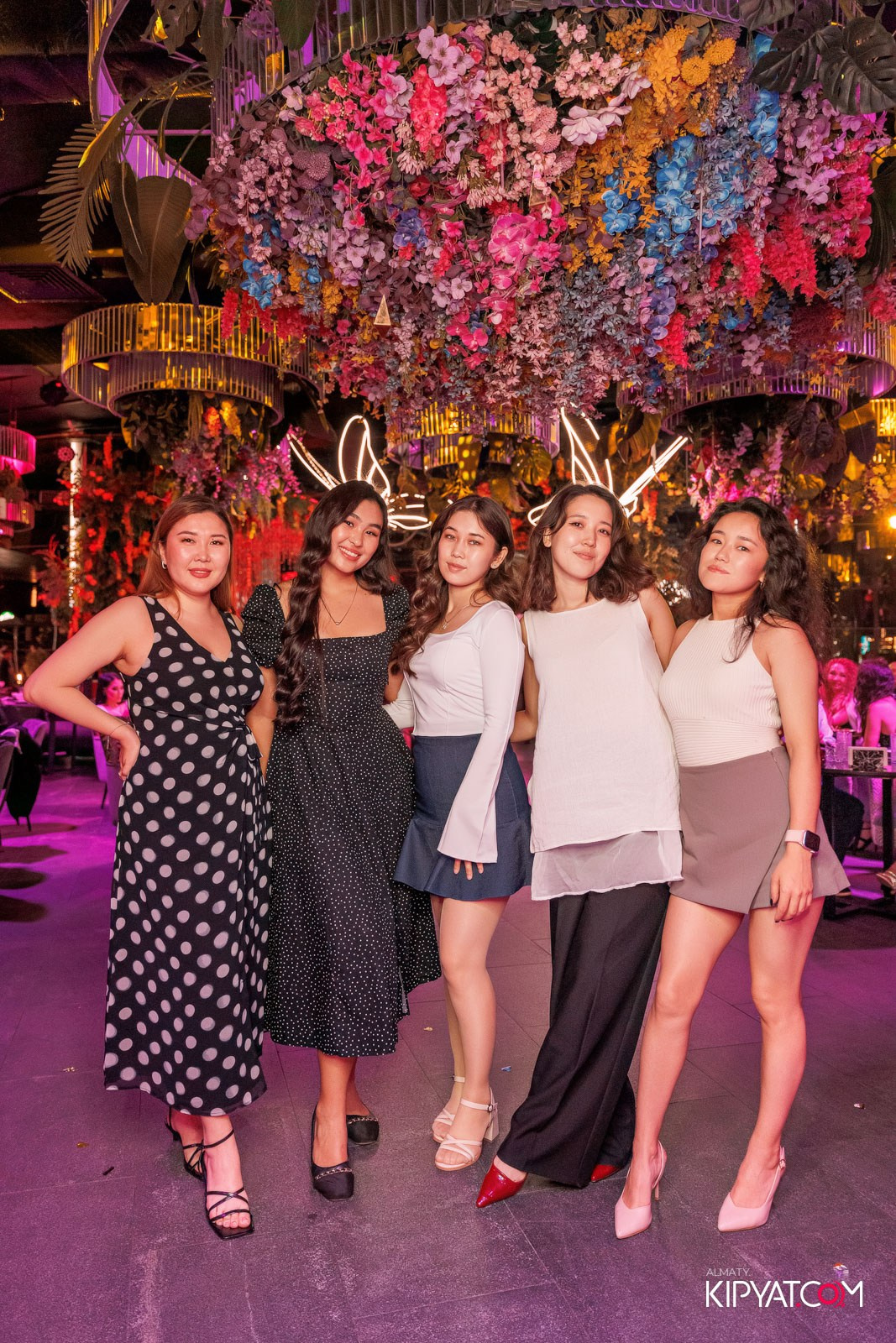 FRIENDS BAR & TERRACE. КИПЯТКОМ АЛМАТЫ!