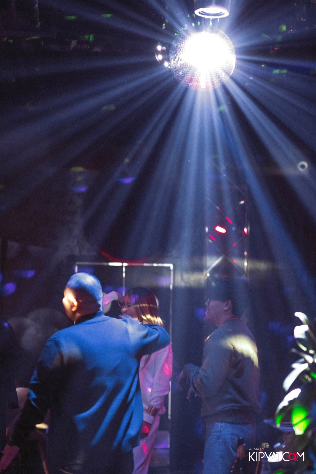 MOOD KARAOKE & TERRACE. КИПЯТКОМ АЛМАТЫ!