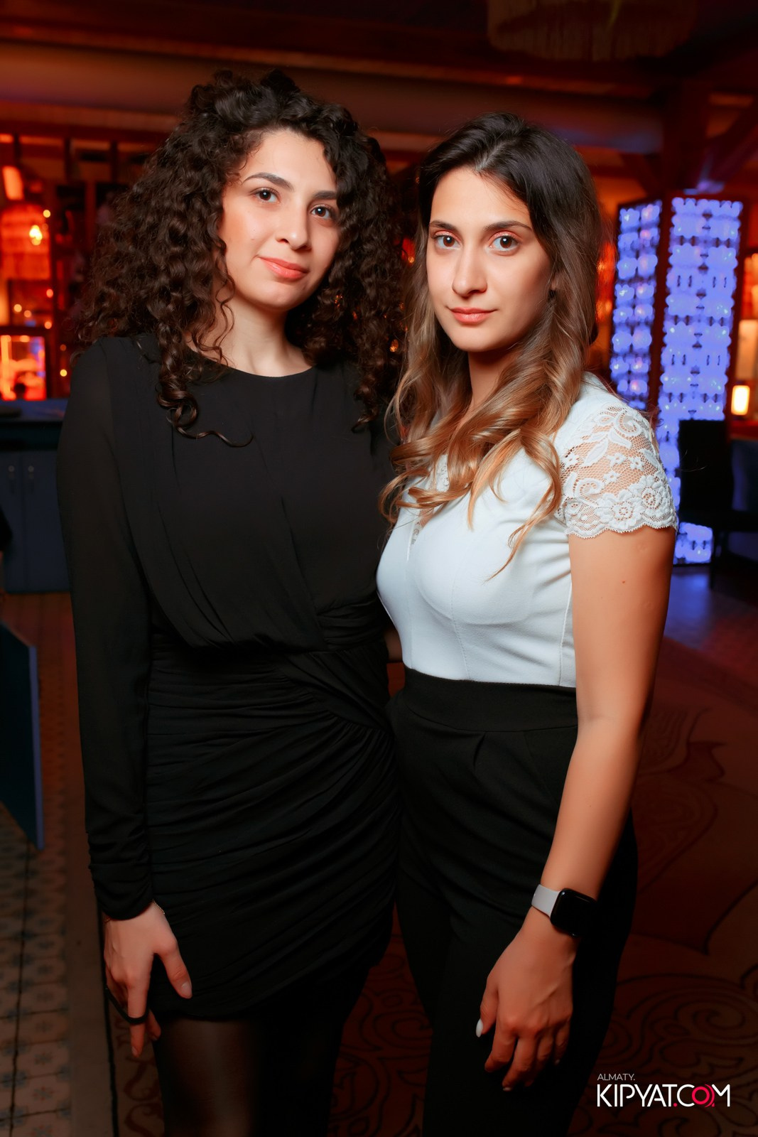 ГРУЗИНСКИЙ ДВОР НА КАБАНБАЙ БАТЫРА. КИПЯТКОМ АЛМАТЫ!