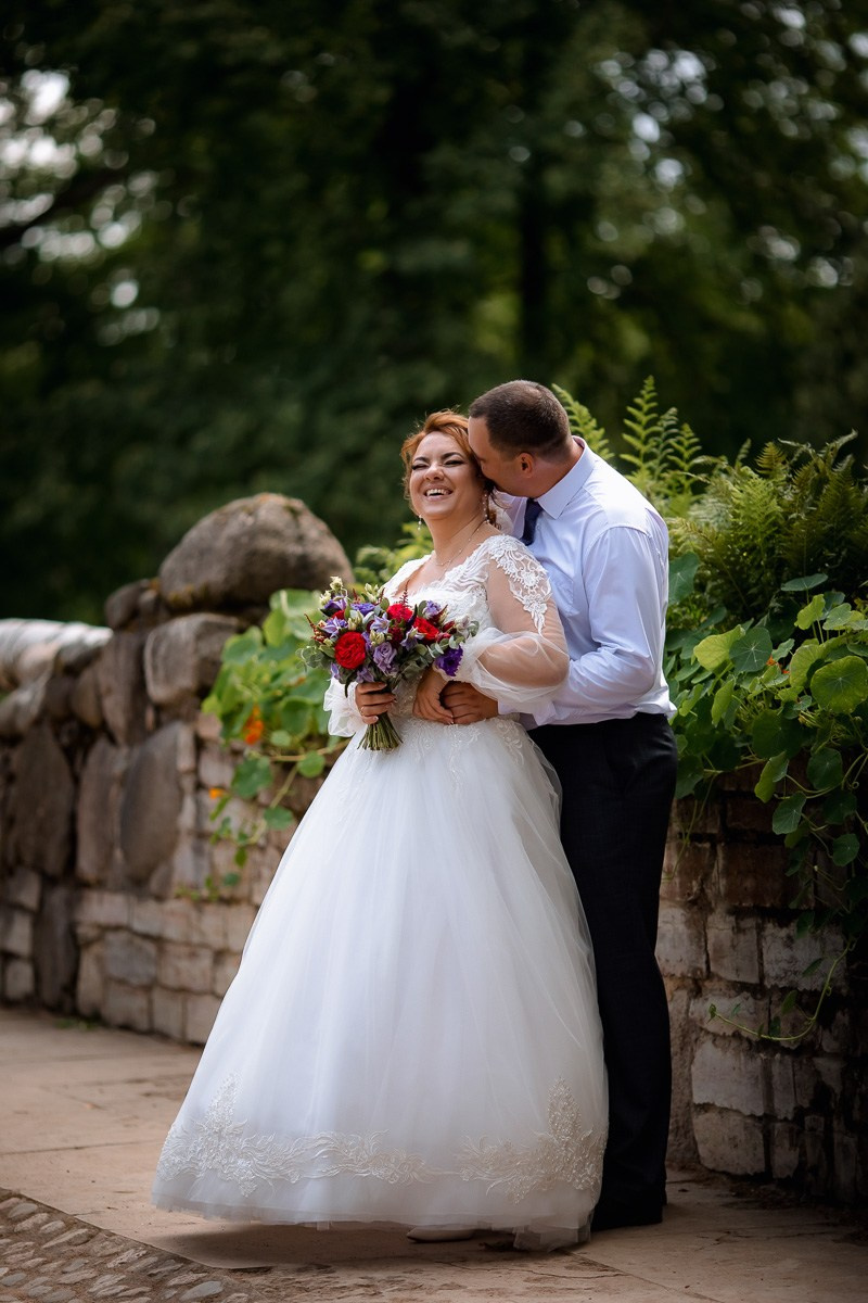 Свадебная фотосессия на улице. Свадебный фотограф в Санкт-Петербурге Антон Владимиров