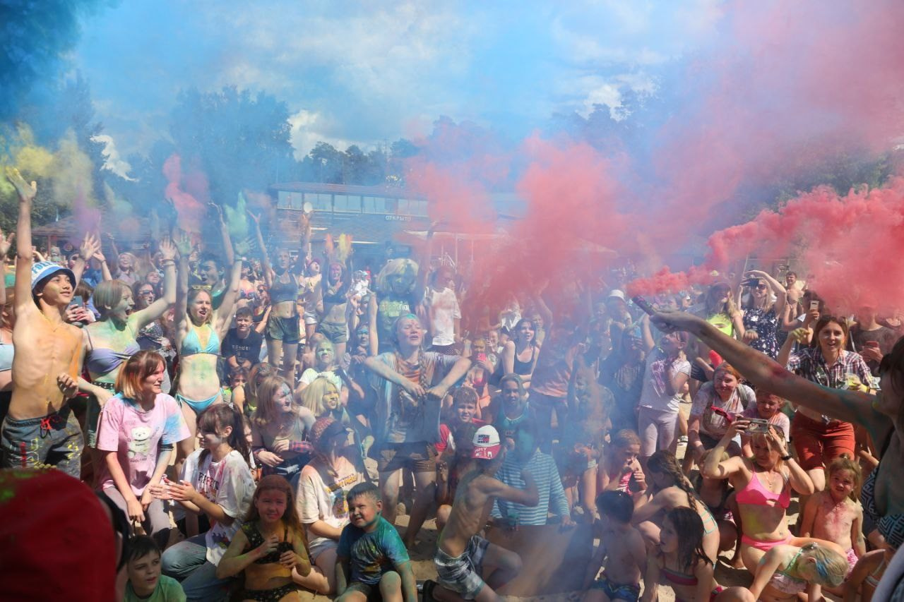 Фестиваль красок в парке Звезда. Портретный и репортажный фотограф. Мыльников Илья